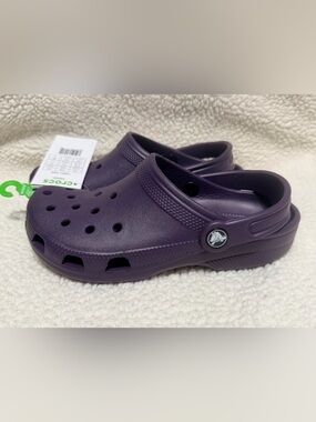 CROCS Kids Classic Clog in Deep Purple